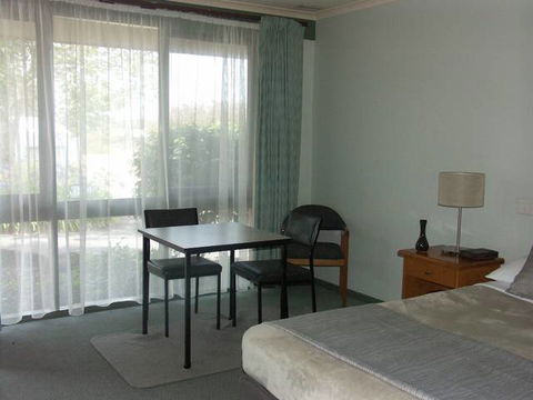 Melaleuca Motel - New Castle Holiday 1