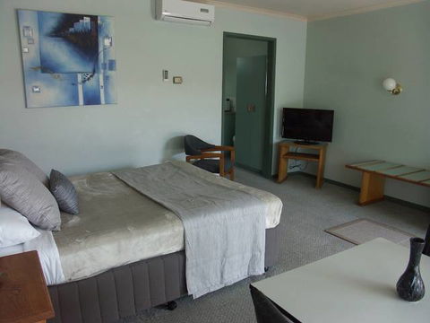 Melaleuca Motel - New Castle Holiday 4