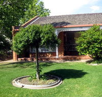 Millie Accommodation - New Castle Holiday