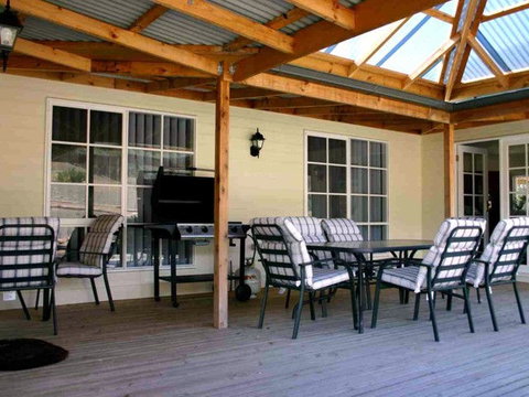 Murrindindi Executive Retreat - New Castle Holiday 3