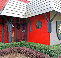 New England Motor Lodge - New Castle Holiday