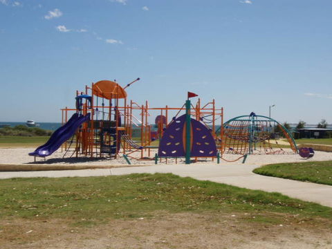 Pinnacles Holiday Park - New Castle Holiday 5