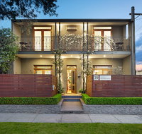 Prahran Village Guest House - New Castle Holiday