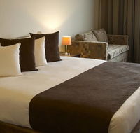 Quality Hotel Tabcorp Park - New Castle Holiday