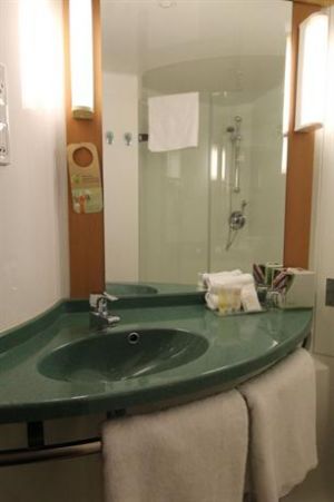 Ibis Newcastle - New Castle Holiday 1