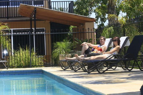 Diplomat Motel - New Castle Holiday 5