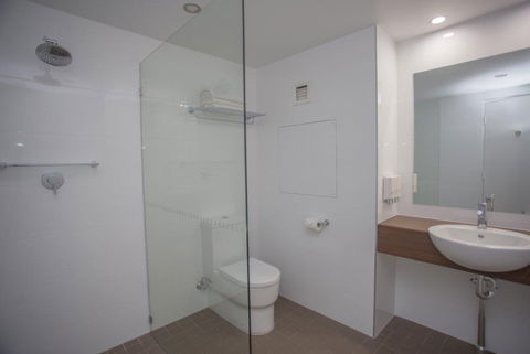 Diplomat Motel - New Castle Holiday 7