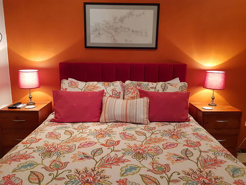 Sonja's Bed & Breakfast - New Castle Holiday 1
