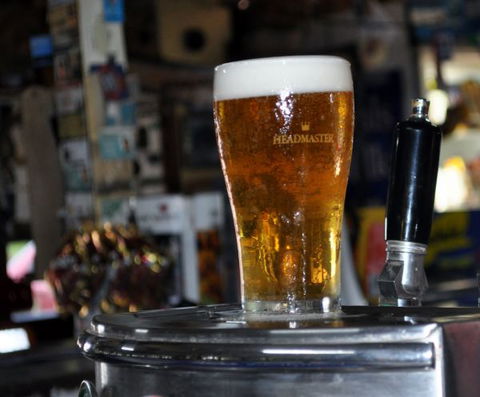 Daly Waters Historic Pub - New Castle Holiday 8