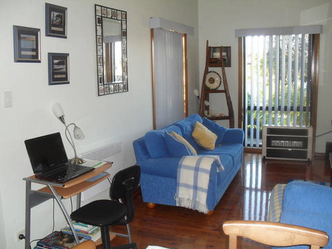 Sanddancers Bed & Breakfast - New Castle Holiday 4
