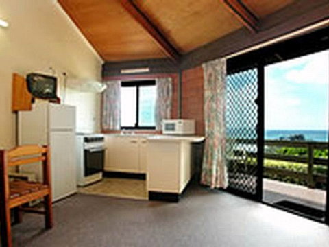 Shelly Beach Cabins - New Castle Holiday 0