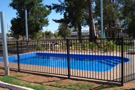Silver Oaks Motel - New Castle Holiday 0