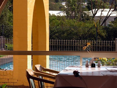 Tarcutta Halfway Motor Inn/Horse Hotel - New Castle Holiday 3
