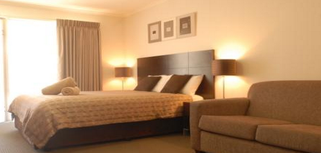 Tea House Motor Inn And Apartments - New Castle Holiday 0