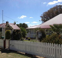 Tenterfield Luxury Historic c1895 Cottage - New Castle Holiday
