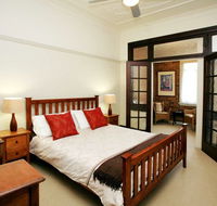 The Bank Guesthouse - New Castle Holiday