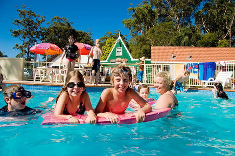 The Clog Barn Holiday Park - New Castle Holiday 4