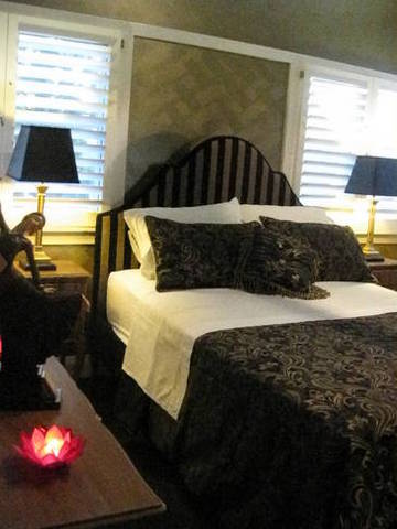 The Gatsby - New Castle Holiday 4