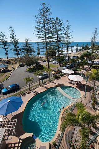 The Norfolks On Moffat Beach - New Castle Holiday 3