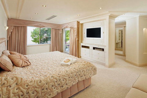 The Peninsula - Riverside Serviced Apartments - New Castle Holiday 9