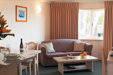 The Peninsula - Riverside Serviced Apartments - New Castle Holiday 11