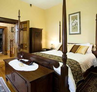 The Stone House - New Castle Holiday
