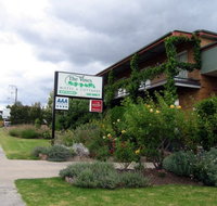 The Vines Motel  Cottages - New Castle Holiday