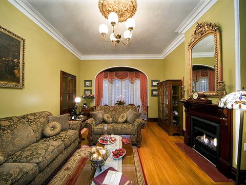 Varenna Luxury Accommodation - New Castle Holiday 0