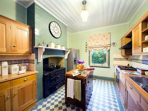 Varenna Luxury Accommodation - New Castle Holiday 1