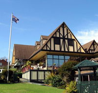 Village Family Motor Inn - New Castle Holiday