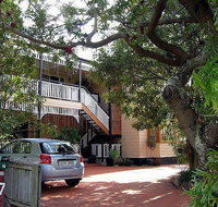 Warrawee Bed  Breakfast - New Castle Holiday