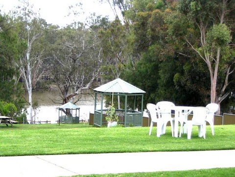 Weir Caravan Park Robinvale - New Castle Holiday 3