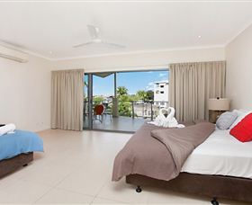 Bay View Luxury Waterfront Villa - New Castle Holiday 3