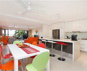 Bay View Luxury Waterfront Villa - New Castle Holiday 4