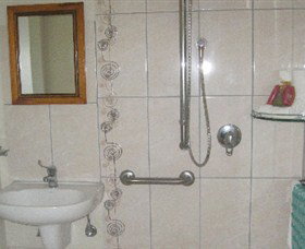 Bromeliad Bed And Breakfast - New Castle Holiday 1