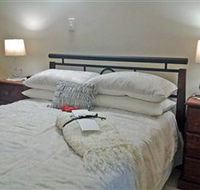 Bromeliad Bed and Breakfast - New Castle Holiday