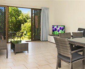 Serenity On Smith - New Castle Holiday 1