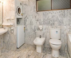 Serenity On Smith - New Castle Holiday 4