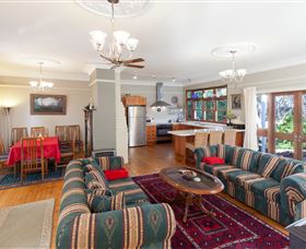 Blue Mountains Home - New Castle Holiday 1