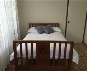 Narrawallee Holiday House - New Castle Holiday 4