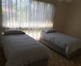 Narrawallee Holiday House - New Castle Holiday 5