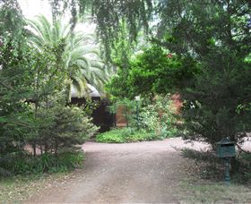 Allan Court Gardens Accommodation - New Castle Holiday 1