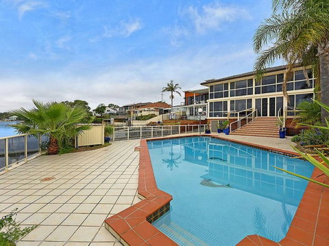 Waterfront Paradise - New Castle Holiday 7