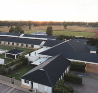 Roma Explorers Inn - New Castle Holiday