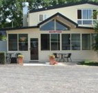 Poplar Caravan Park and Harrys Snack Shack - New Castle Holiday