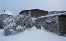 Knockshannoch Ski Lodge - Charlotte Pass - New Castle Holiday 0