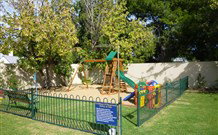 Nicholas Royal Motel - Hay - New Castle Holiday 2