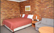 Peter Allen Motor Inn - Tenterfield - New Castle Holiday 1
