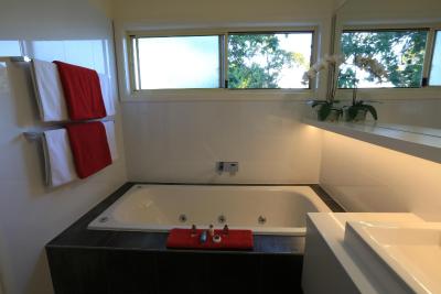 Holmwood Guest House - New Castle Holiday 9