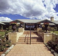 Harrigan's Irish Pub and Accommodation - New Castle Holiday